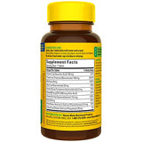 Nature Made Super B Complex tomándose con agua, forma conveniente para la rutina.