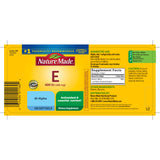 Detalle de la cápsula suave Nature Made Vitamina E 400IU en primer plano.