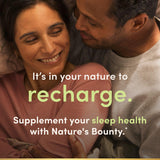 Ritual de relajación nocturna con Nature's Bounty Melatonina de 5 mg.
