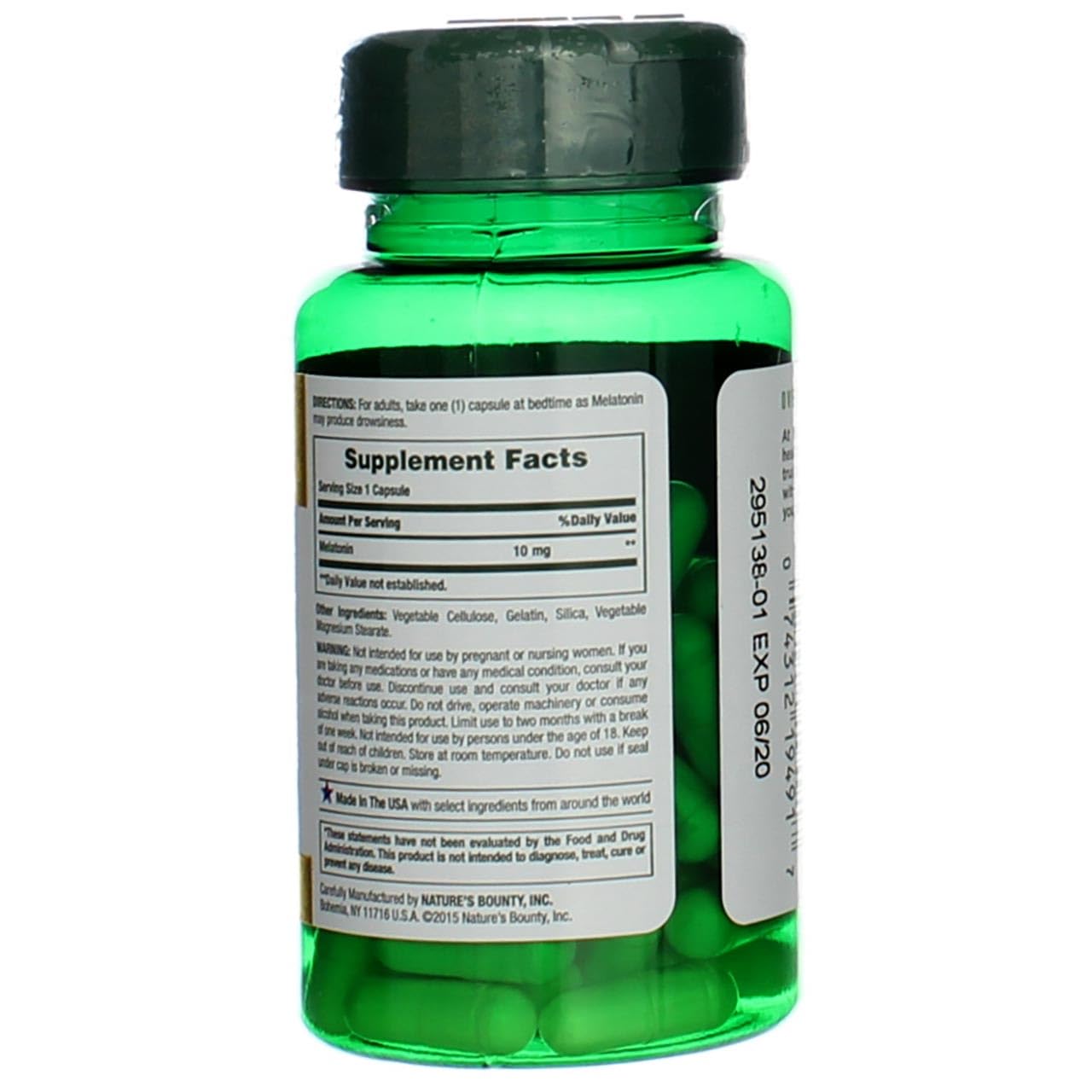 Nature's Bounty Melatonina 10 mg, etiqueta clara, información útil para consumo nocturno.