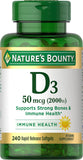 Nature's Bounty Vitamina D3 2000 UI, botella de cápsulas suaves para apoyar huesos fuertes.