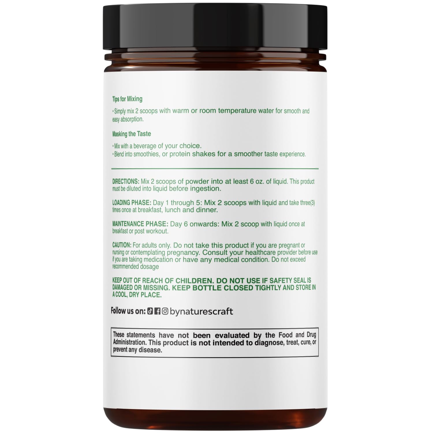 Creatina Micronizada de Natures Craft disuelta en agua para batidos