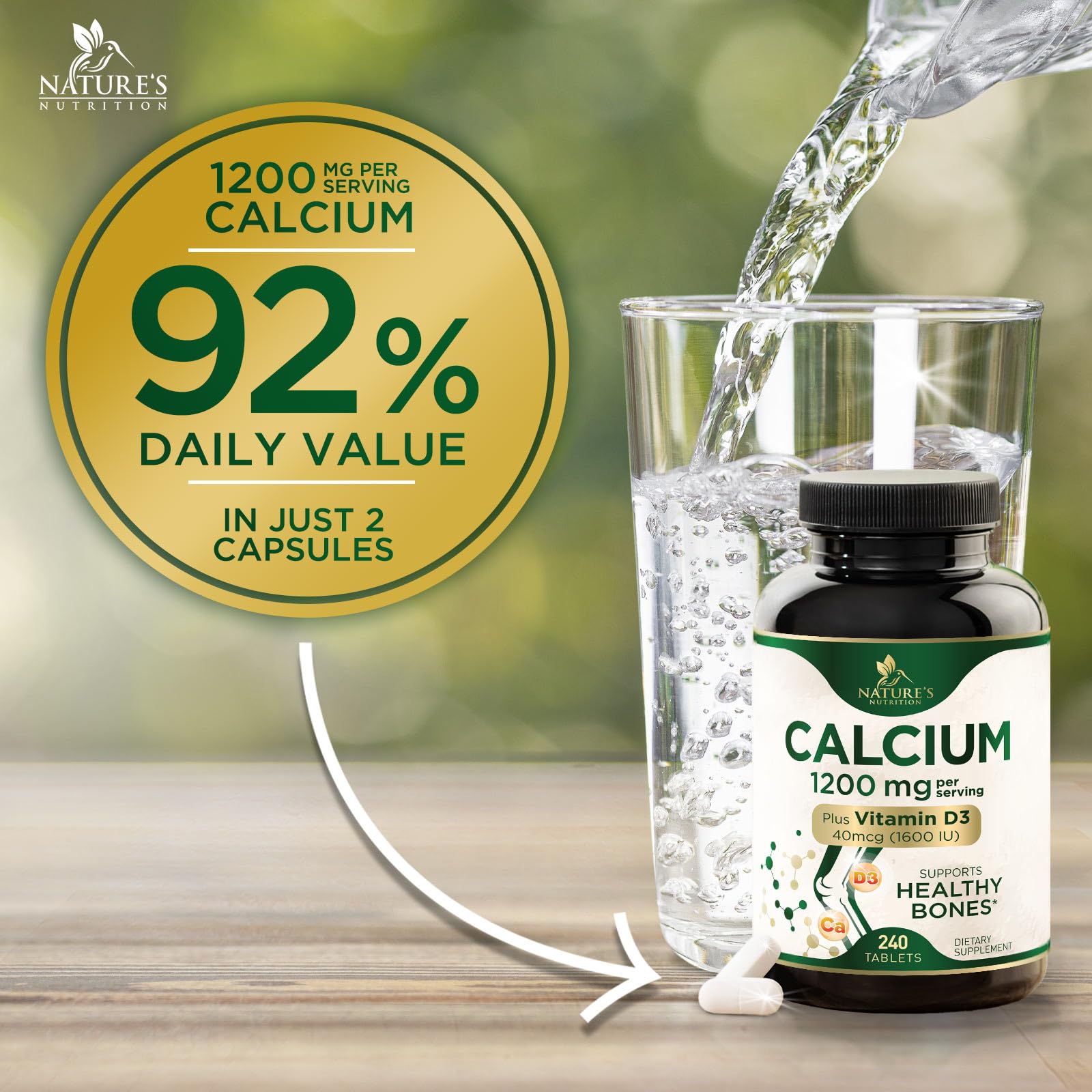 Nature's Nutrition Calcio 1200 mg con D3, pastillas en manos