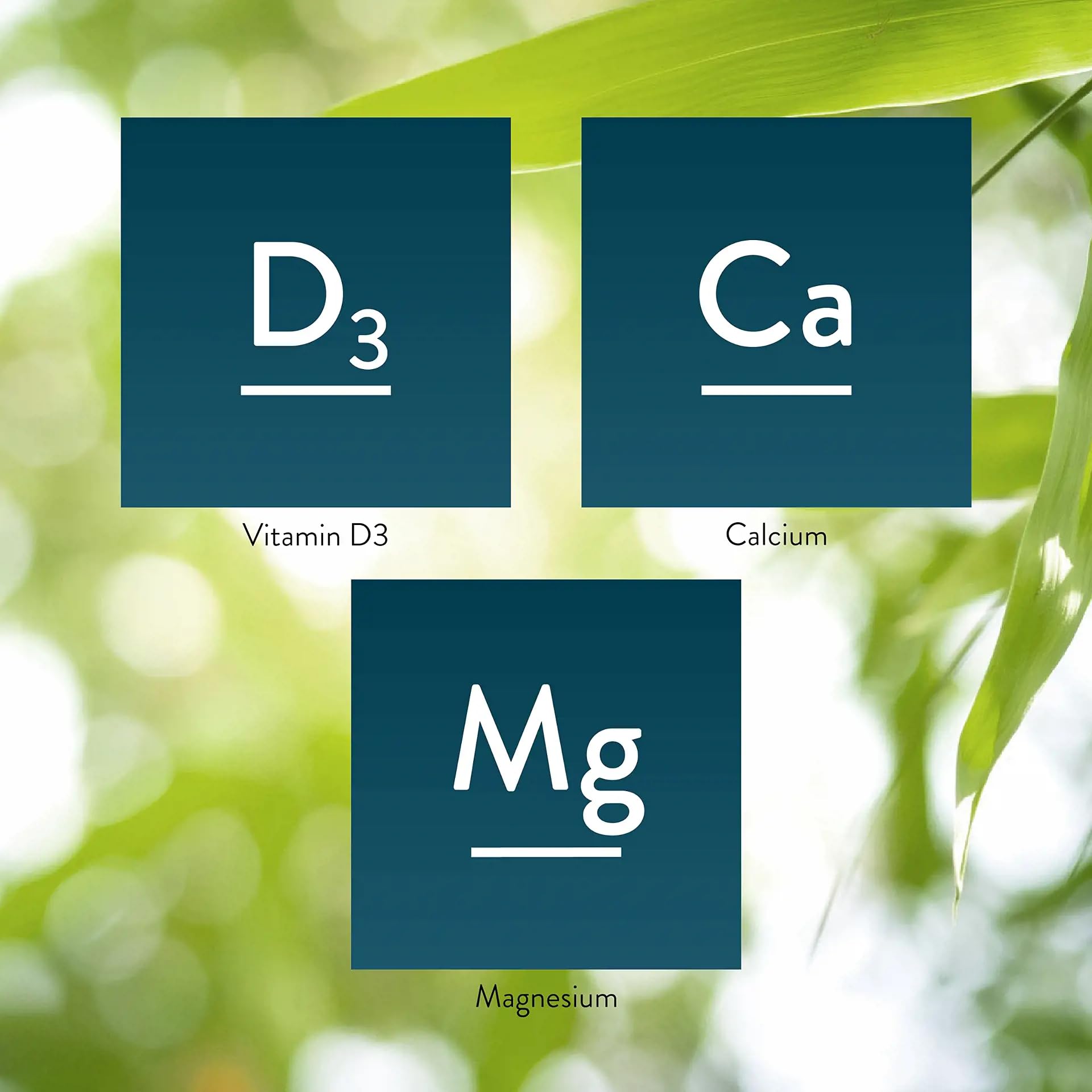 Nature's Sunshine Calcium Plus D3, tabletas en manos para demostración de tamaño.