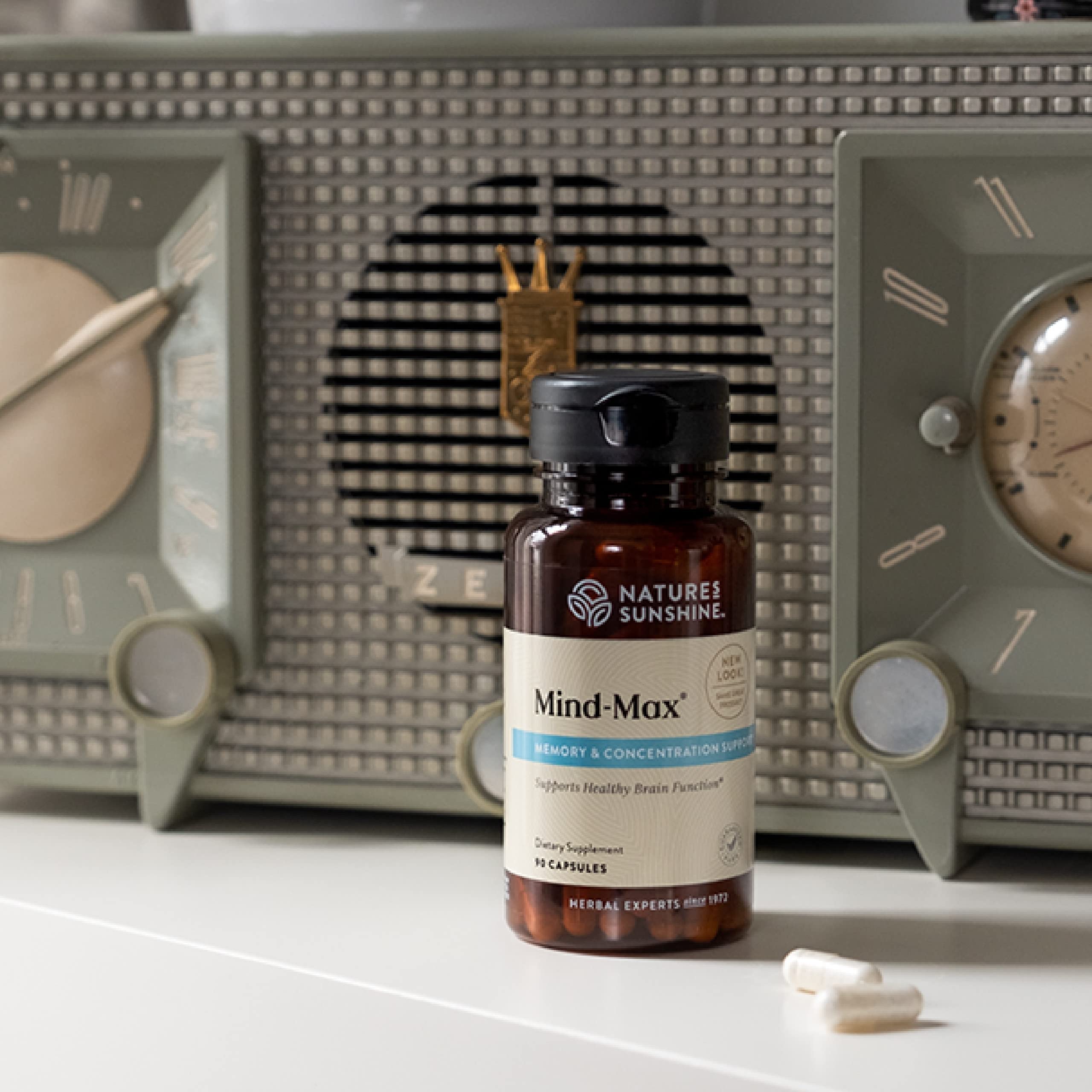 Mind-Max de Nature's Sunshine frasco visible para energía mental estable