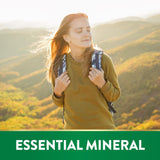 Botella en estante con Nature's Truth Magnesio glicinato 250 mg, conveniente para uso diario.