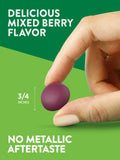Manos sostienen Nature's Truth Zinc Gummies para uso diario