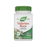 Nature's Way Valerian Root, frasco en mesita, ideal para rutina nocturna.