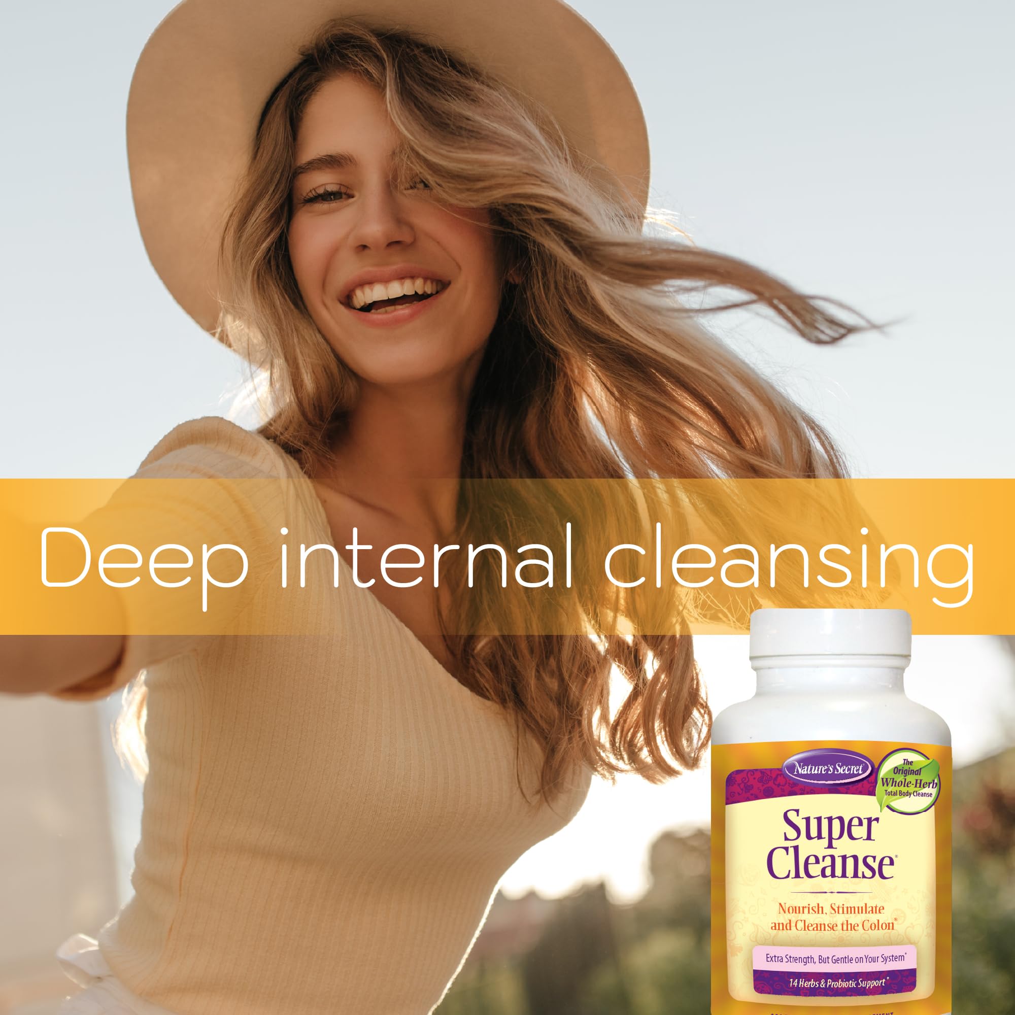 Nature's Secret Super Cleanse: tabletas en mano para facilitar la toma diaria.