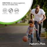 NaturesPlus Hema-Plex Iron, cápsulas en la mano para facilitar la dosificación.