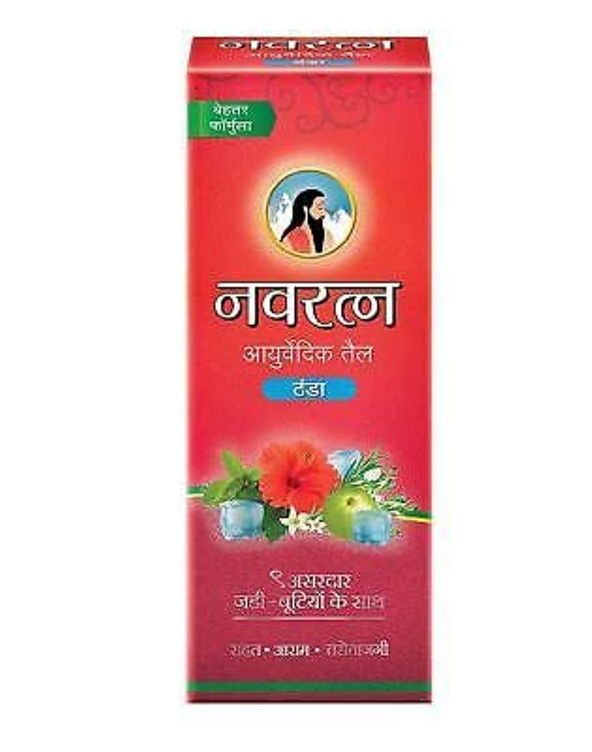 Navratna Cool Oil aplicada en el cuero cabelludo para masajes revitalizantes.