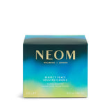 NEOM Perfect Peace: mezcla de mirra, abeto y lima en la cera.
