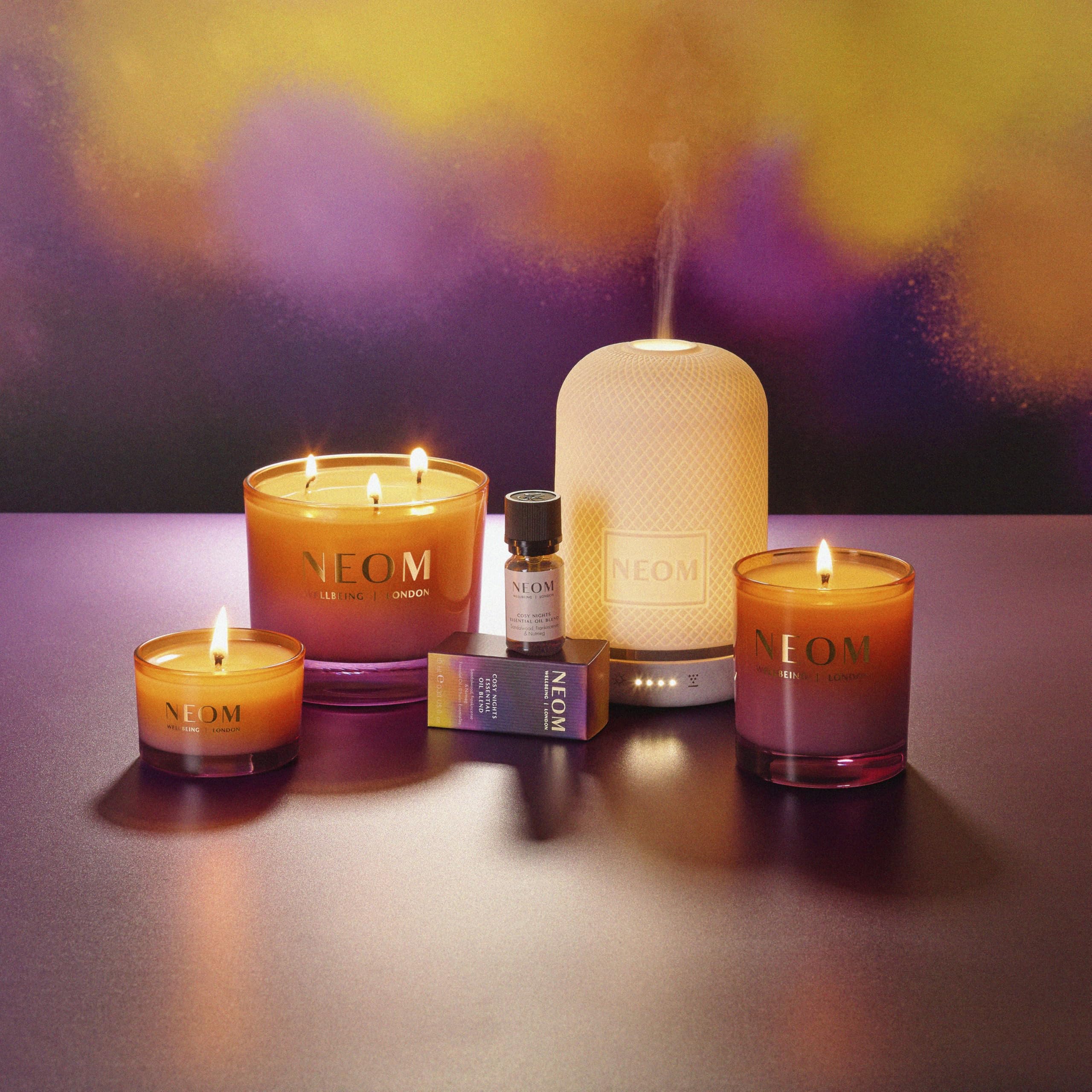 NEOM vela aroma natural para un hogar sofisticado.