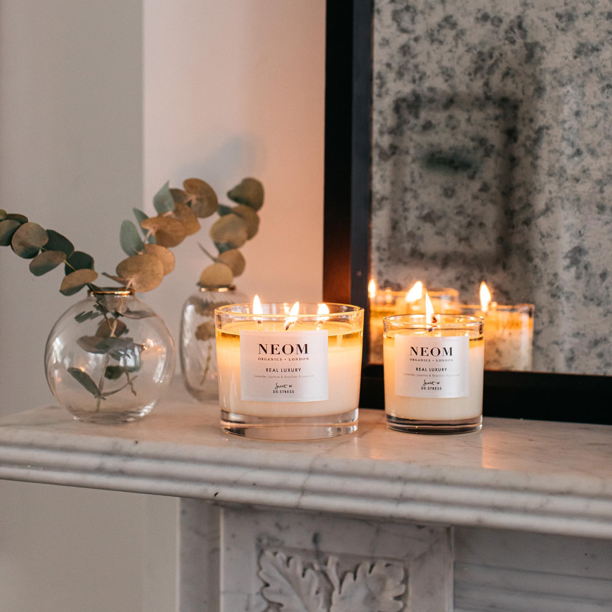 Ritual de aromaterapia en casa con fragancia NEOM.