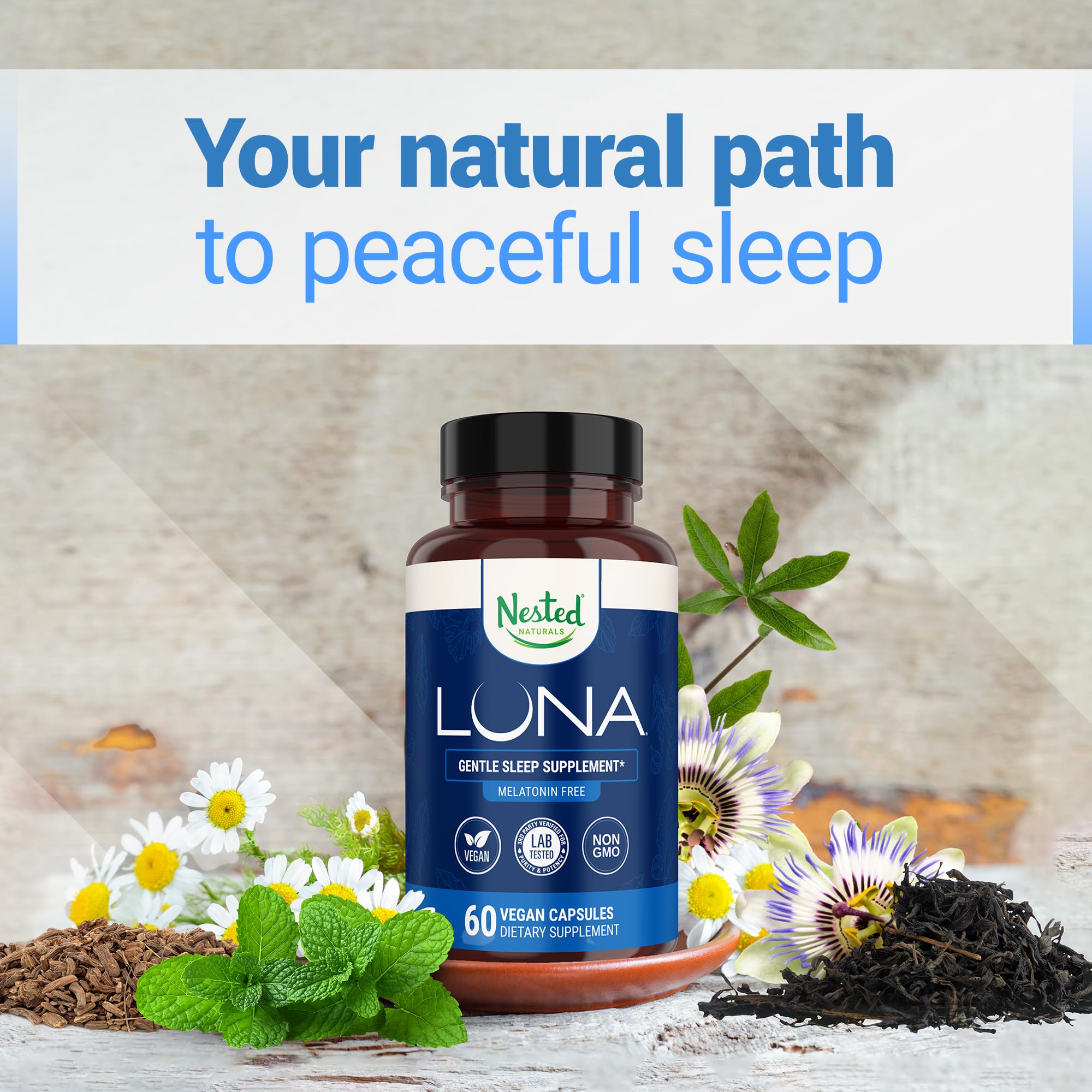 Cápsula de Nested Naturals Luna en primer plano, mezcla calmante de hierbas.