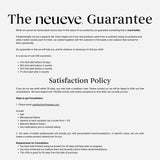 NeuEve AV Nil: supositorio en mano para uso íntimo suave.
