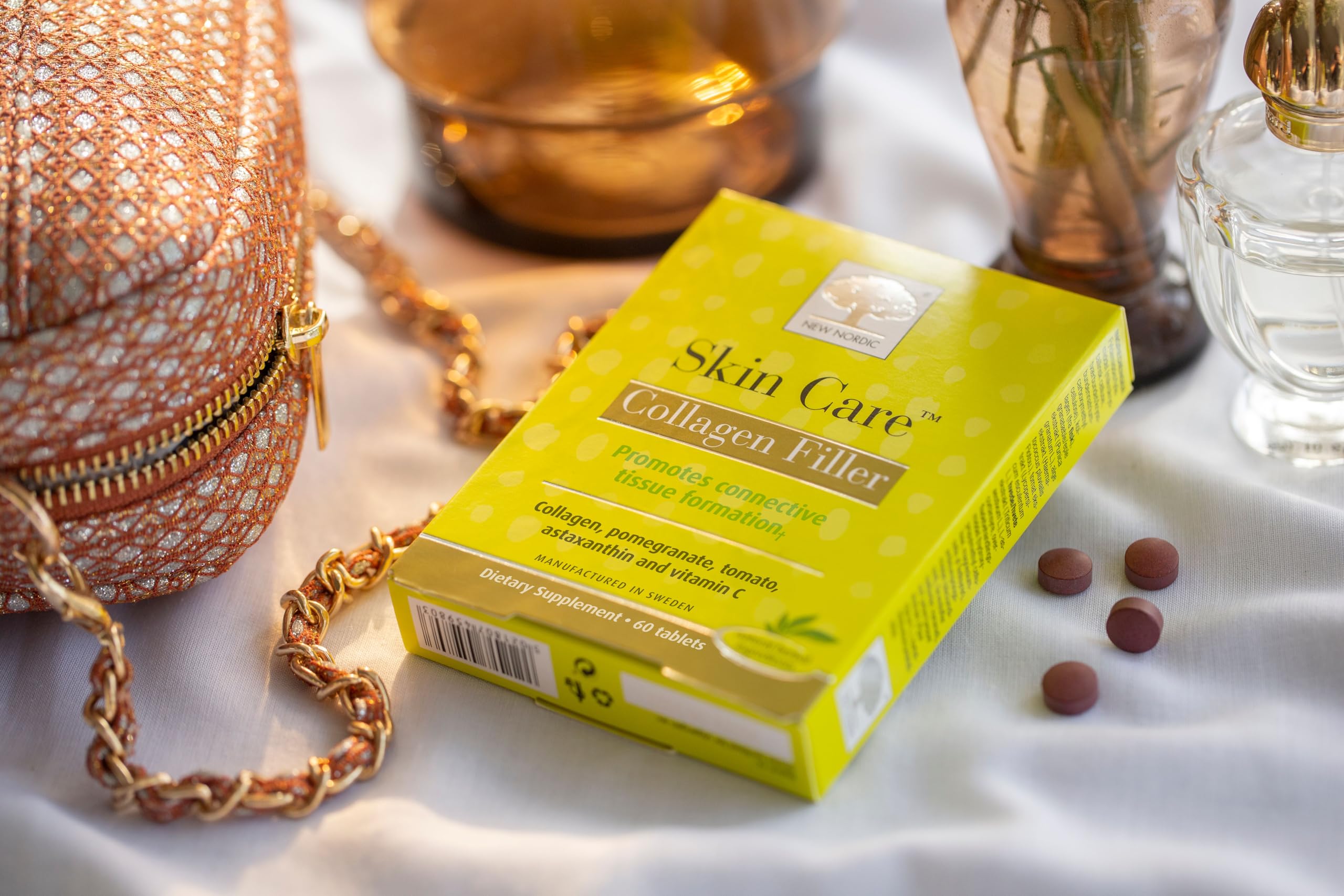 NEW NORDIC caja promocional con vitamina C y colágeno para un aspecto radiante
