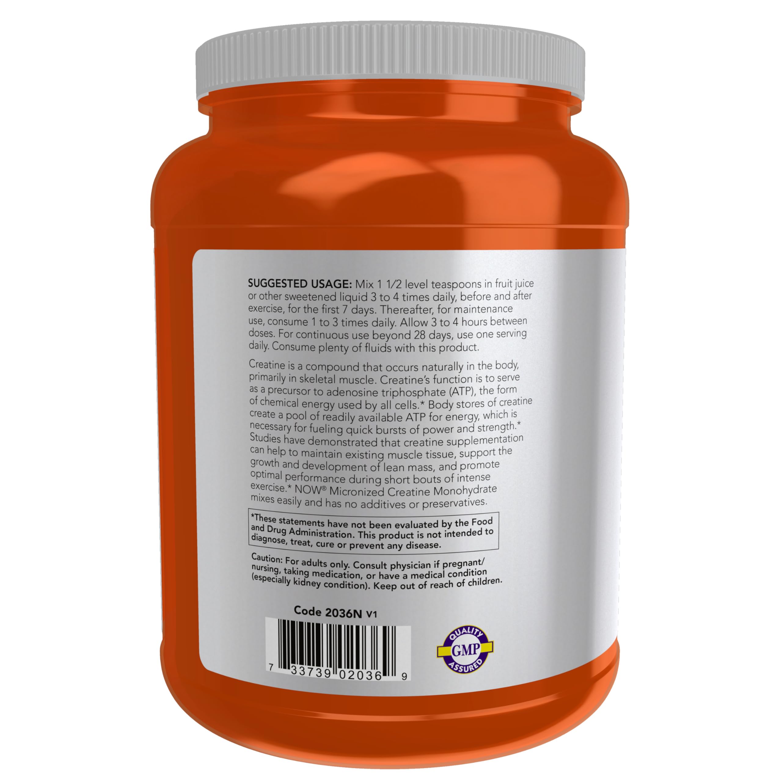 NOW Foods creatina micronizada en polvo mezclándose en batido post entrenamiento