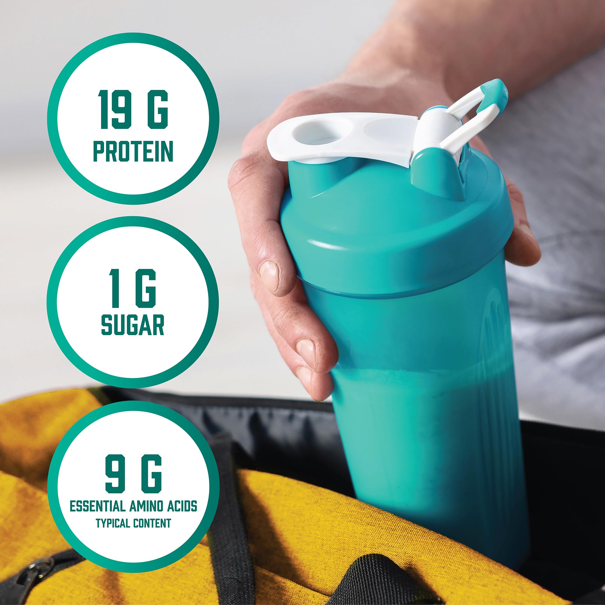 NOW Foods Whey Protein en vaso, batido cremoso y satisfactorio.