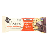 NuGo Slim barra mantequilla de maní crujiente para merienda rápida.