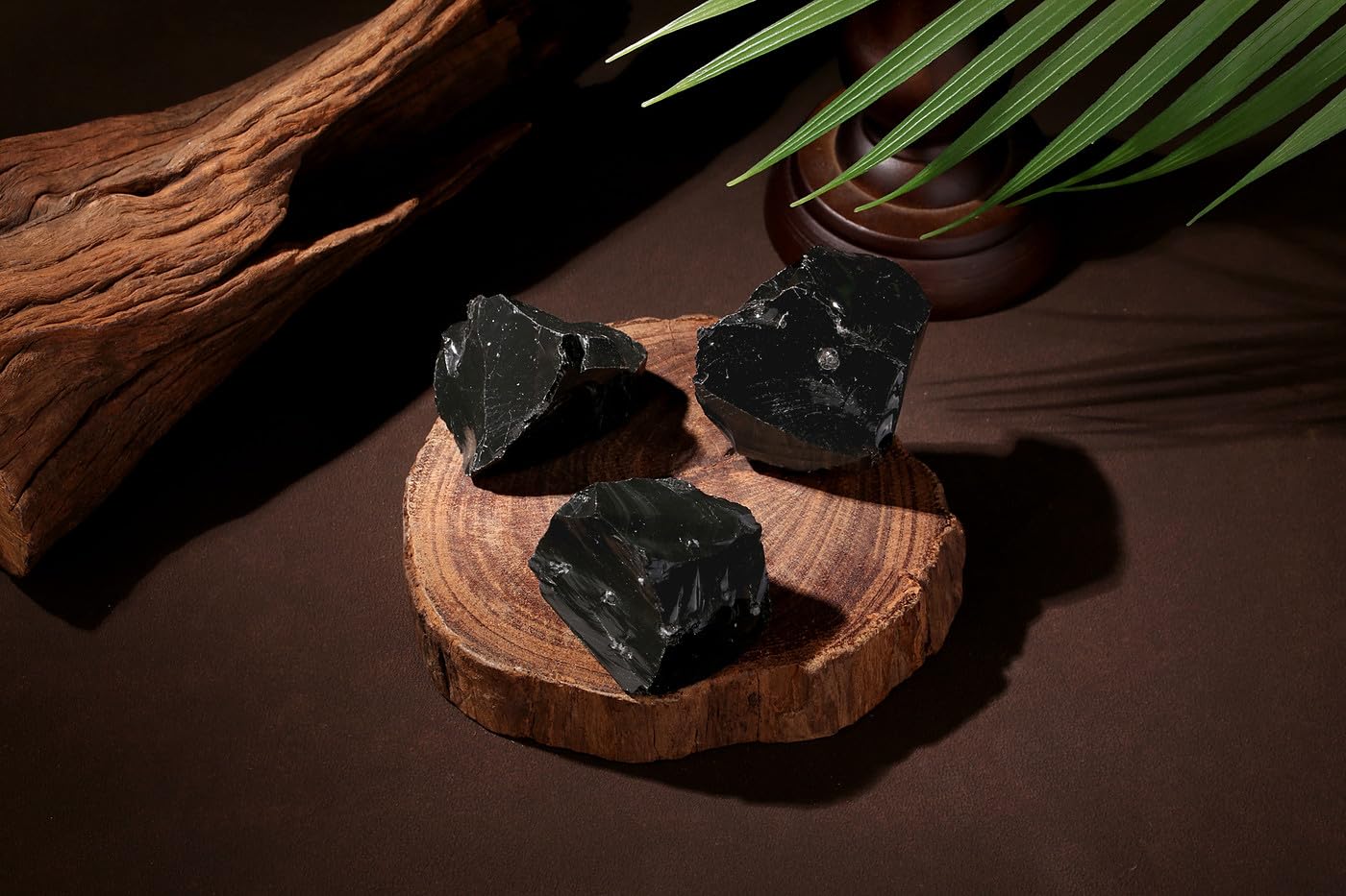 NUKAYAI obsidiana negra en mano: perfecto para rituales y joyería artesanal