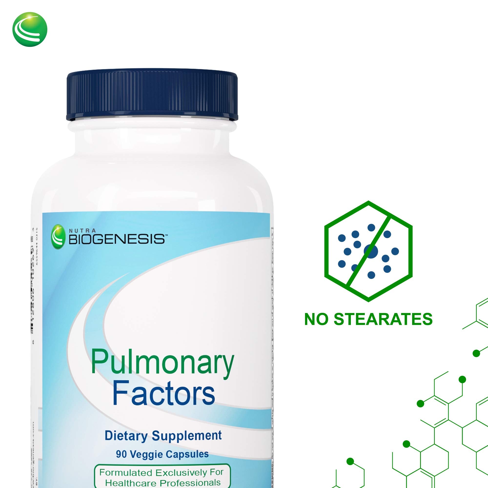 Una persona sostiene cápsulas Nutra BioGenesis Factores Pulmonares para uso diario.