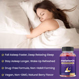 Uso nocturno con NutraChamps, gomitas de melatonina para despertar renovado.