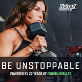 Nutrex Research EAA Hydration, mezcla en vaso de agua para mantener la hidratación.