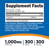 Nutricost L-Arginina 1000mg, primer plano de la tableta, porción diaria visible.
