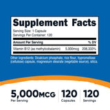 Cápsulas vegetarianas de Nutricost B12 para energía sostenible.