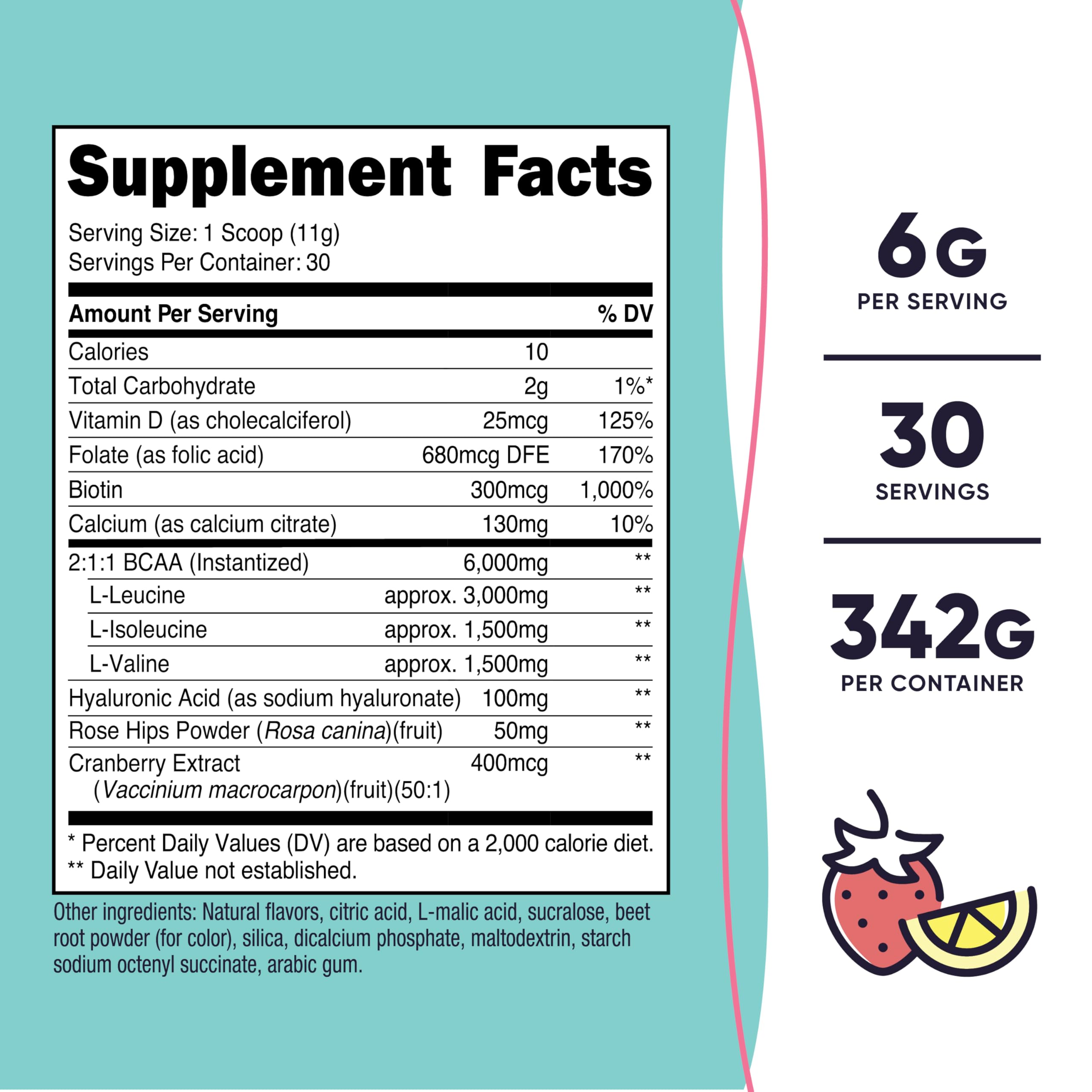 Nutricost BCAA para Mujeres, cucharadita vertiendo en vaso para mezclar