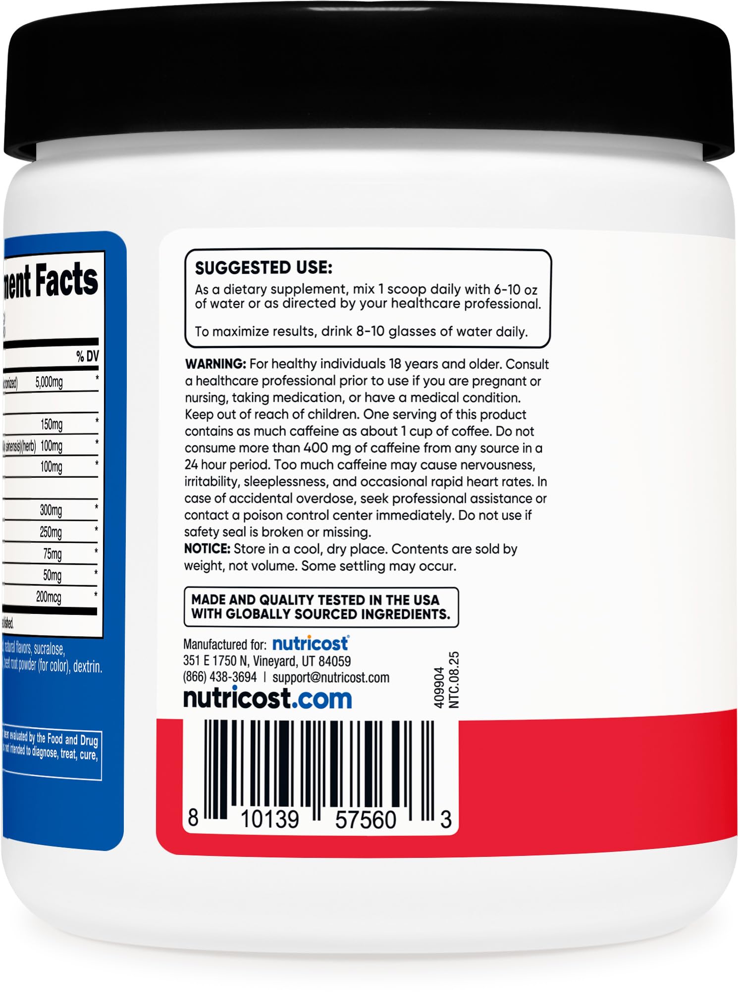 Vaso con Nutricost Creatine Energy sabor ponche de fruta para hidratación.