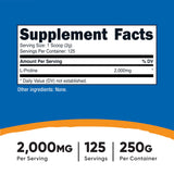 Nutricost L-Proline, medidor incluido, facilita añadir la dosis de 2,000 mg por porción.