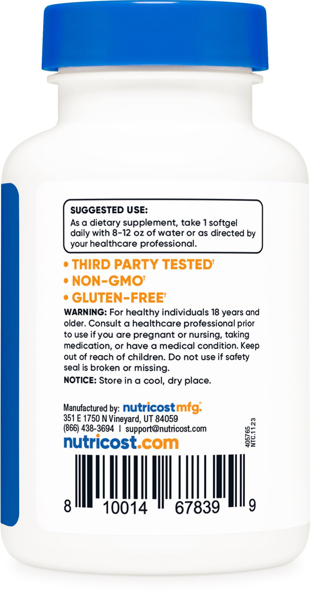Nutricost Licopeno 20 mg, tomando una cápsula para complementar la dieta.