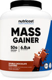 Nutricost Mass Gainer doble chocolate, contenedor de 6.7 lb para ganancia de masa.