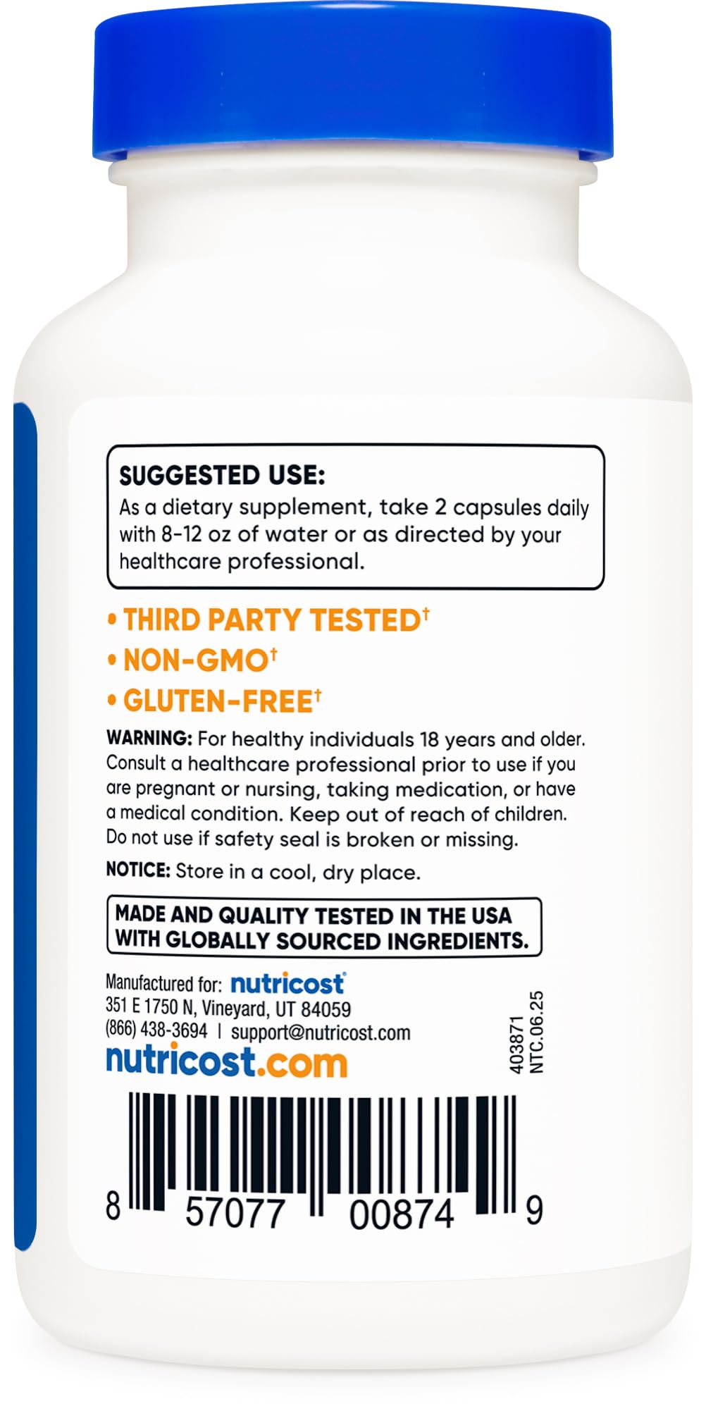 Capsulas Nutricost Mucuna Pruriens en vaso con agua para tomar.