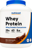 Nutricost Proteína de Suero Concentrada Chocolate en bote de 5 lb para batidos energizantes