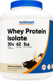 Nutricost Proteína de Suero Aislada Vainilla 5 lb, contenedor práctico para tu rutina diaria.