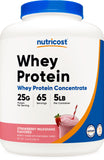 Nutricost proteína de suero concentrada sabor fresa, batido suave para recargar energía.