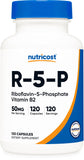 Nutricost R-5-P: botella de cápsulas para uso diario.