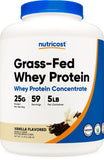 Nutricost suero alimentado con pasto en tarro, ideal para batidos proteicos.