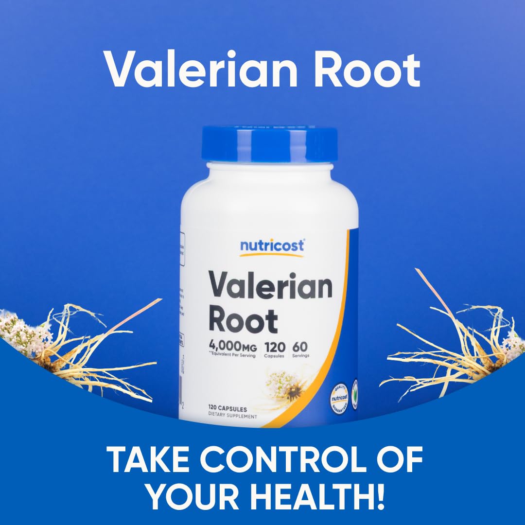 Nutricost Valeriana: cápsulas en mano muestran tamaño cómodo