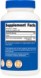 Detalle de cápsula Nutricost Vitamina A, fácil de tragar.
