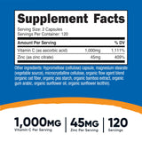 Nutricost Vitamina C con Zinc etiqueta detalla nutrientes clave para la ingesta diaria.