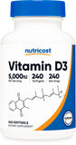 Frasco de Nutricost Vitamina D3 5000 UI, envase visible.