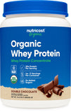 Nutricost proteína de suero, bote de 1 libra, batidos de sabor doble chocolate.