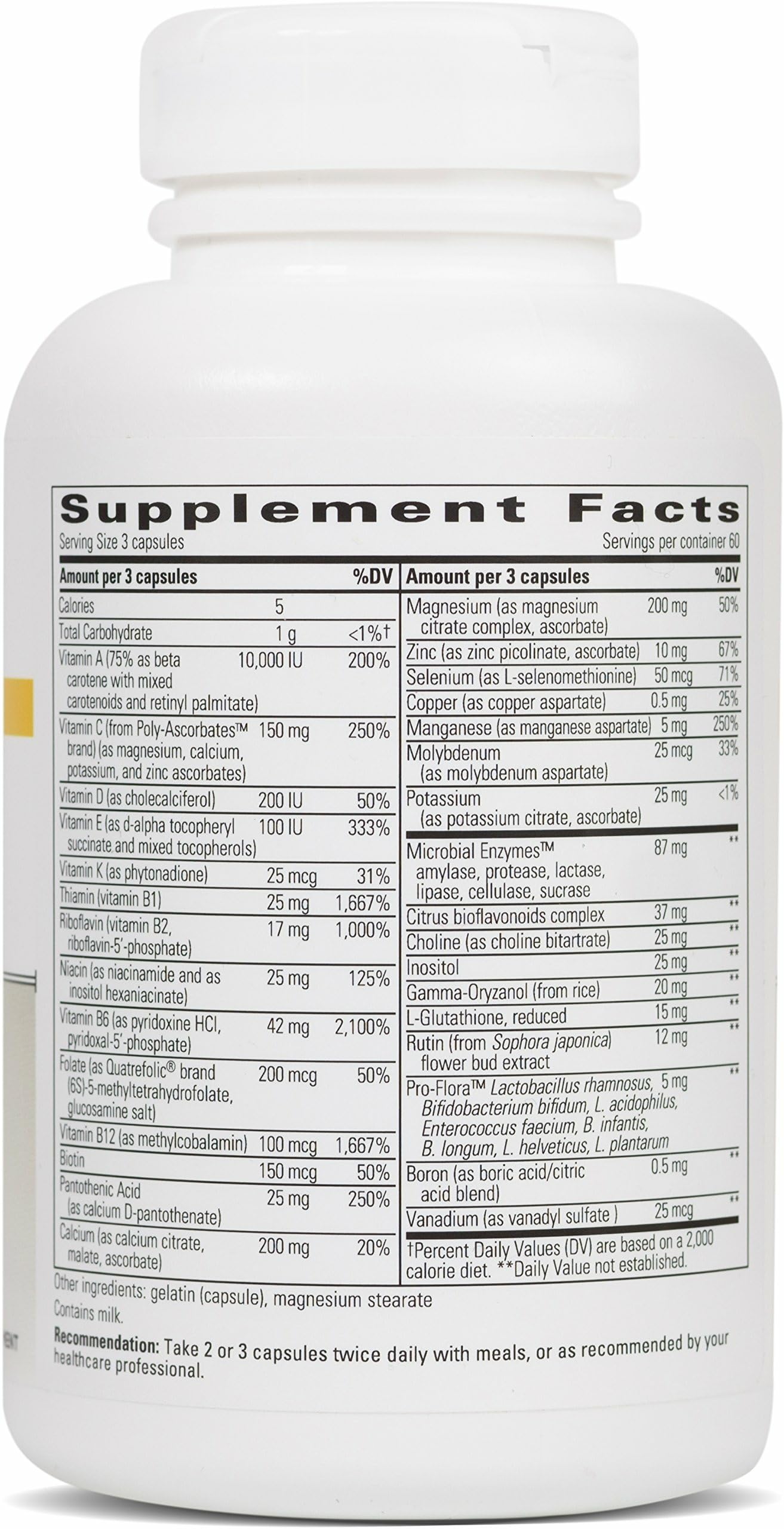 Primer plano de cápsulas NutriVitamin Enzima Complejo para consumo diario.