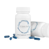 Vistas cercanas de cápsulas Ocean Rx Spirulina Azul listas para tomar