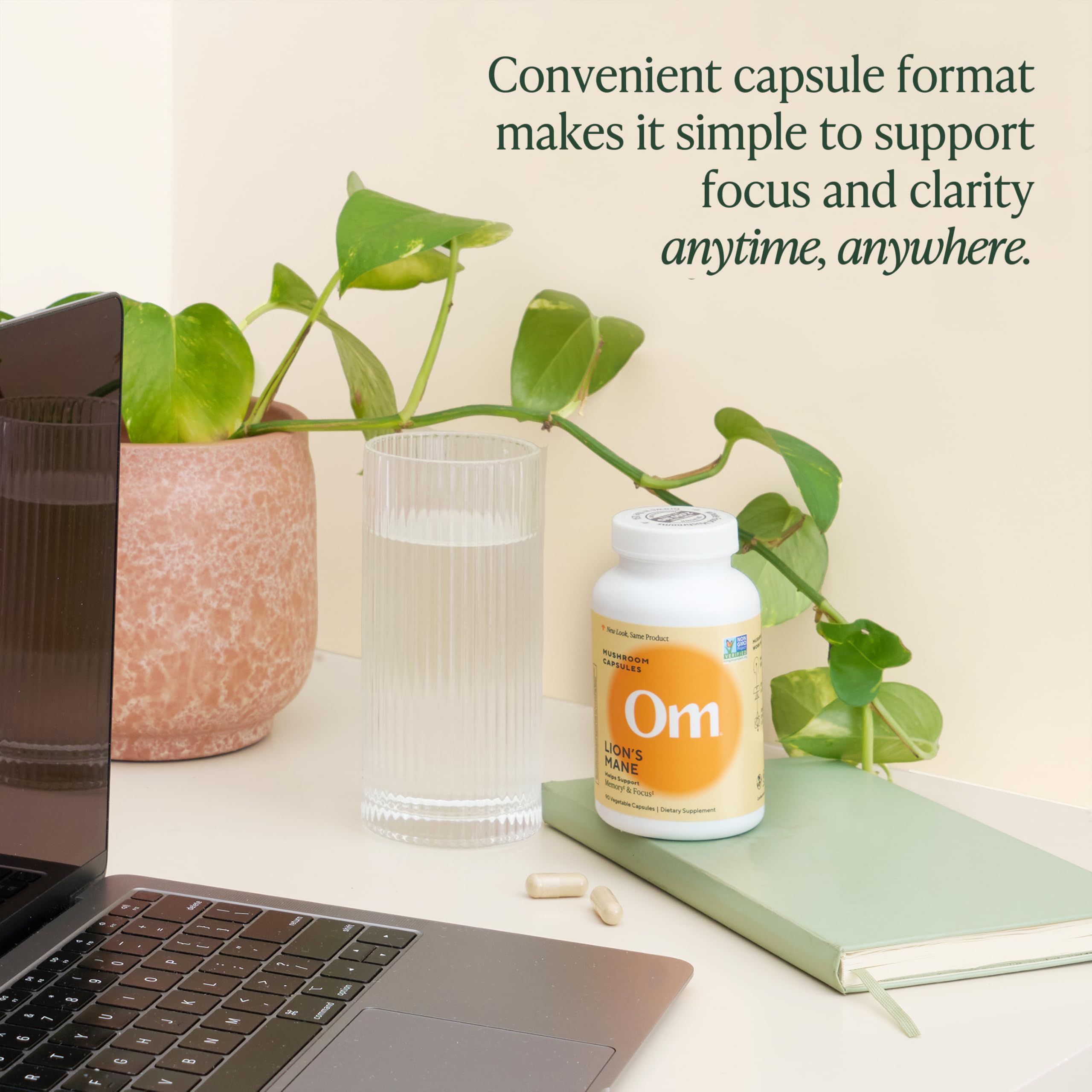 Om Mushroom Superfood, escena de estudio para productividad y concentración.