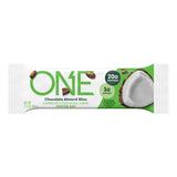 ONE Protein Bars Chocolate Almond Bliss enfoque ingredientes: 20 g de proteína por bar